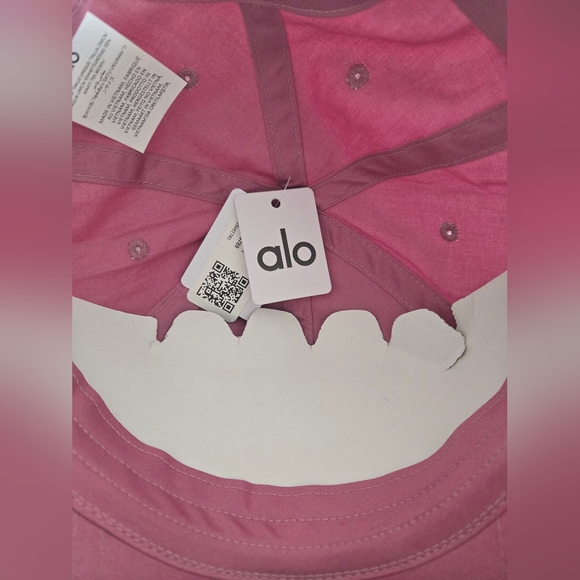 Alo Yoga Off-Duty Cap - Picture 3 of 3